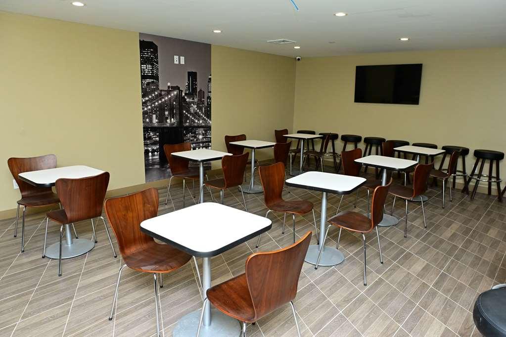 Hotel Super 8 By Wyndham Bronx Near Botanical Garden New York Restaurant foto
