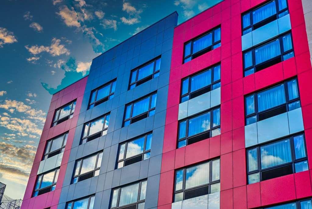 Hotel Super 8 By Wyndham Bronx Near Botanical Garden New York Exterior foto